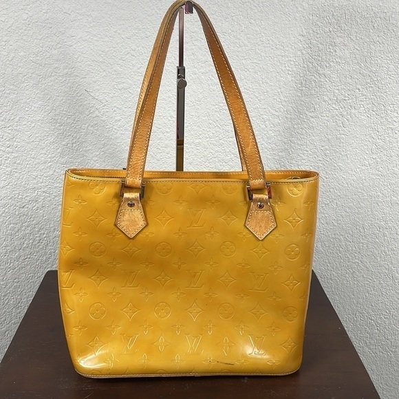 Louis Vuitton Houston Patent Leather Yellow Gold Shoulder Tote Bag Embossed - Picture 4 of 16